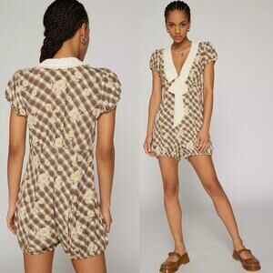 NEW Kimchi Blue Giovanna Collared Diaper Romper Twee Coquette Brown Tan Sm / Med